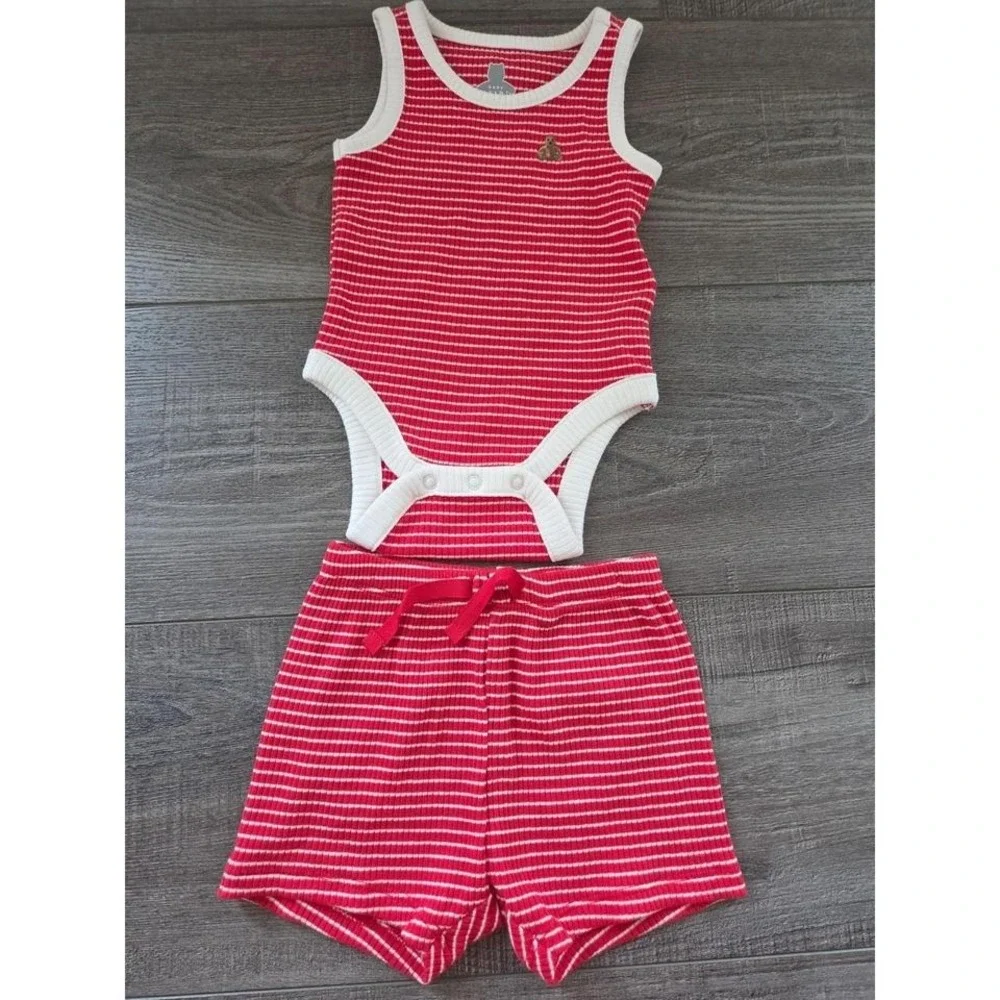 Baby gap ribbed set 0-3 mos‎
